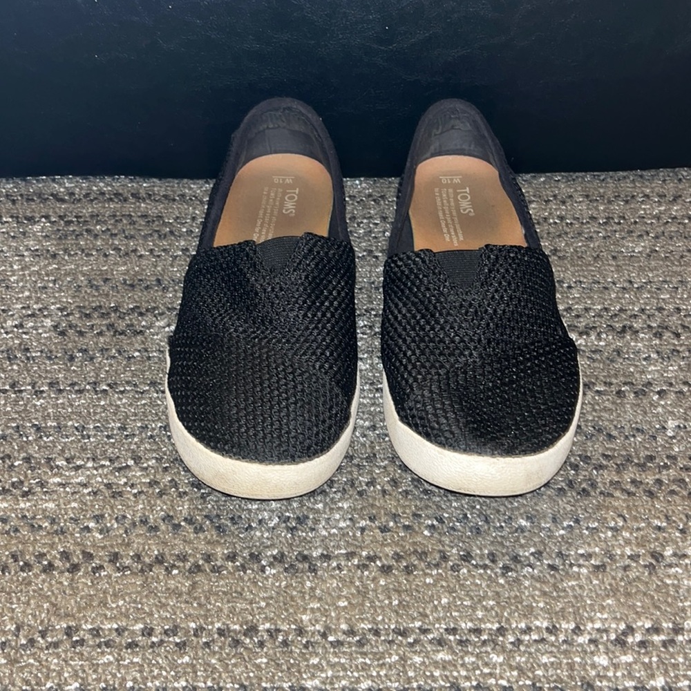 Black toms